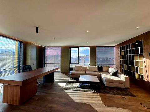 комерційна за адресою Виконкомівська вул., 15-А