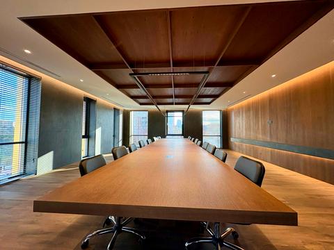 комерційна за адресою Виконкомівська вул., 15-А