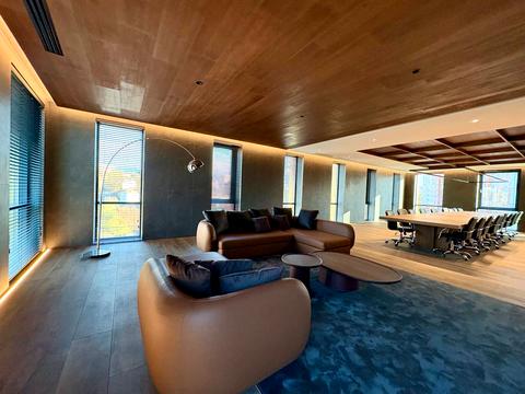 комерційна за адресою Виконкомівська вул., 15-А