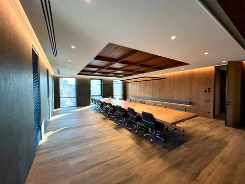 комерційна за адресою Виконкомівська вул., 15-А