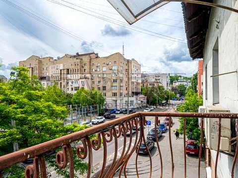 комерційна за адресою Оболонська вул., 25