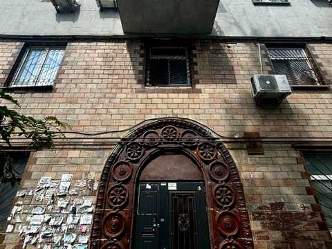 комерційна за адресою Оболонська вул., 25