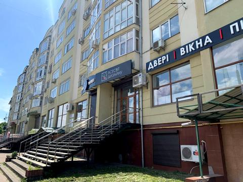 комерційна за адресою Галицька вул., 203