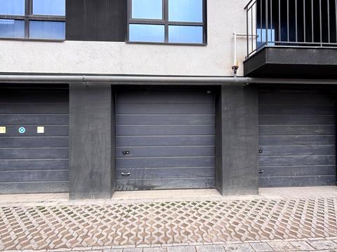 паркомісце за адресою Юліана Пелеша вул., 2