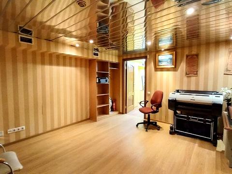 комерційна за адресою Єреванська вул., 8