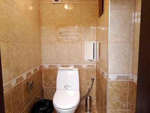 комерційна за адресою Єреванська вул., 8