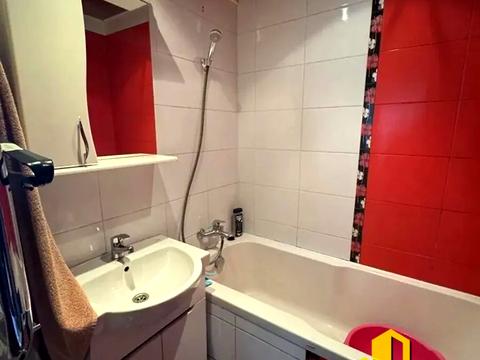 квартира за адресою Академіка Єфремова вул. (Командарма Уборевича), 25