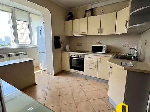 квартира за адресою Академіка Єфремова вул. (Командарма Уборевича), 25