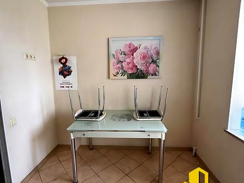 квартира за адресою Академіка Єфремова вул. (Командарма Уборевича), 25