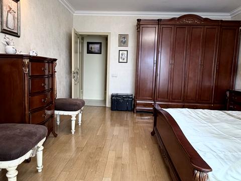 квартира за адресою Раїси Окіпної вул., 10