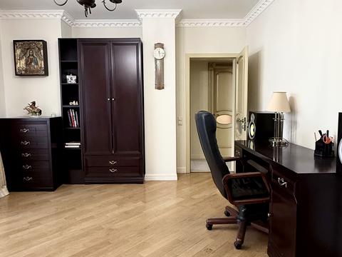 квартира за адресою Раїси Окіпної вул., 10