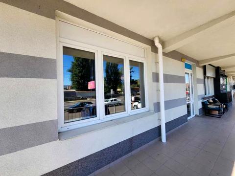 комерційна за адресою Набережна, 6