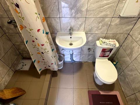 комерційна за адресою Андрія Сахарова вул., 10-Б