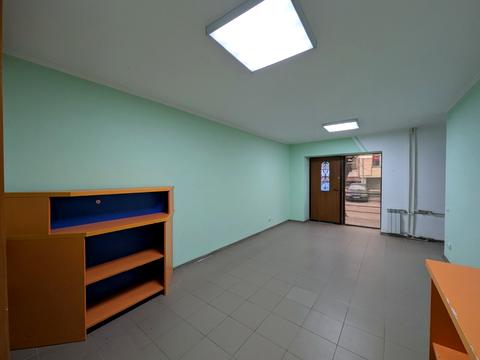 комерційна за адресою Степана Бандери просп., 88