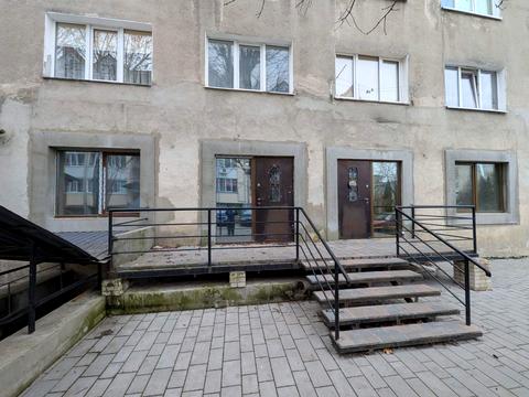 комерційна за адресою Степана Бандери просп., 88