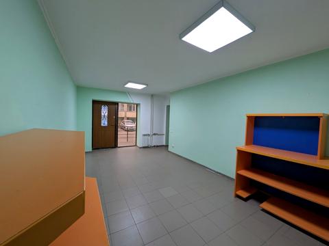 комерційна за адресою Степана Бандери просп., 88