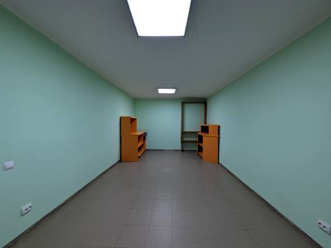 комерційна за адресою Степана Бандери просп., 88