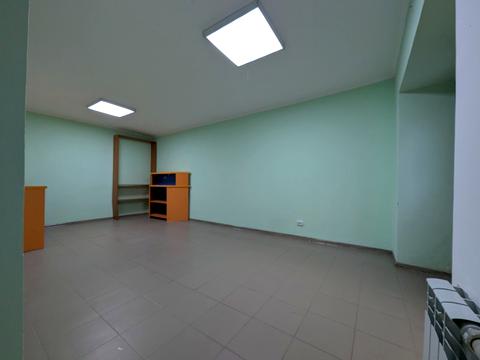 комерційна за адресою Степана Бандери просп., 88