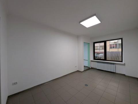 комерційна за адресою Степана Бандери просп., 88