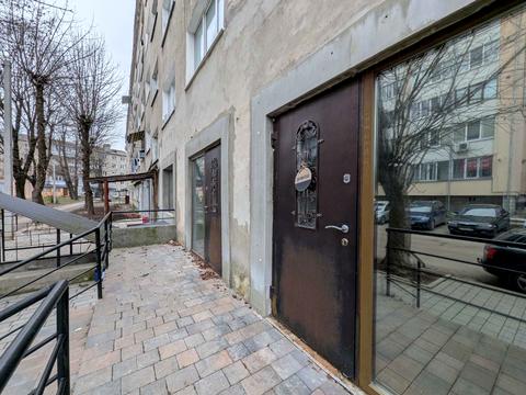 комерційна за адресою Степана Бандери просп., 88