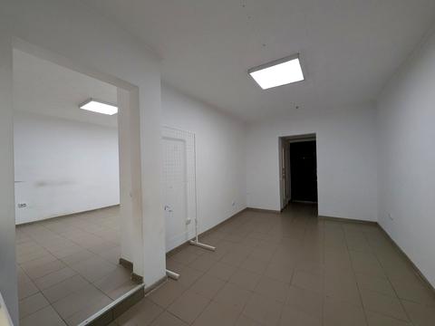 комерційна за адресою Степана Бандери просп., 88