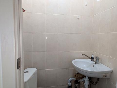 комерційна за адресою Степана Бандери просп., 88