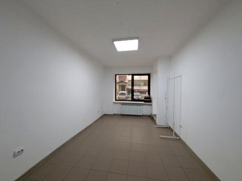 комерційна за адресою Степана Бандери просп., 88