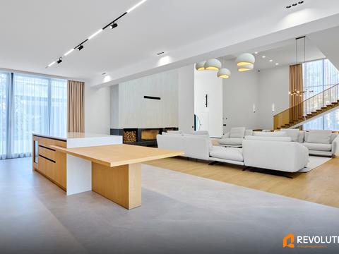 будинок за адресою Набережна вул.