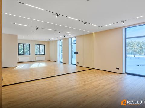 будинок за адресою Набережна вул.