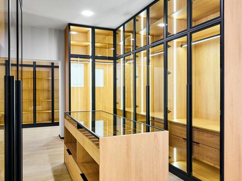 будинок за адресою Набережна вул.