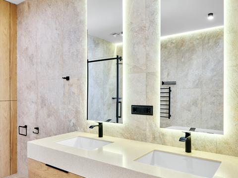 будинок за адресою Набережна вул.