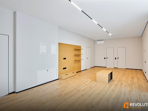 будинок за адресою Набережна вул.