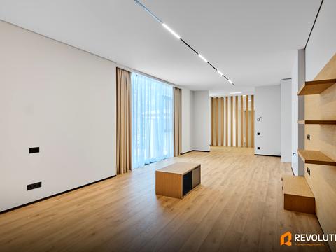 будинок за адресою Набережна вул.