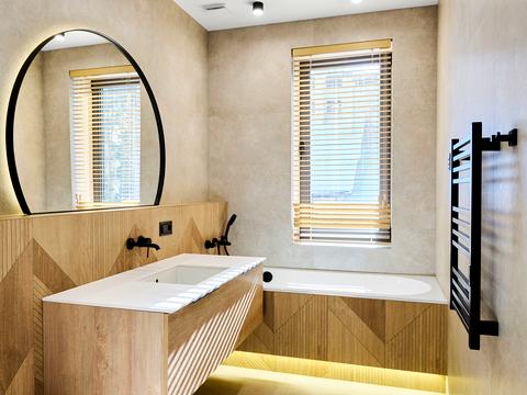 будинок за адресою Набережна вул.