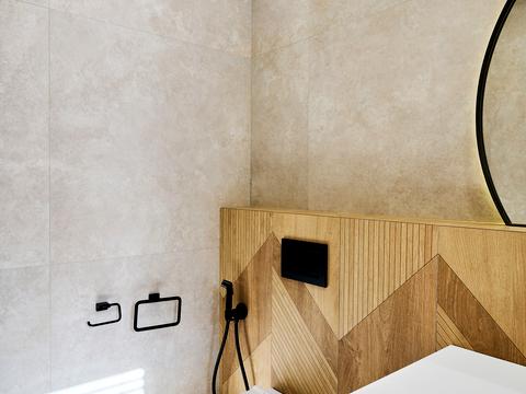 будинок за адресою Набережна вул.