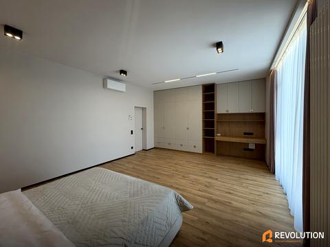 будинок за адресою Набережна вул.