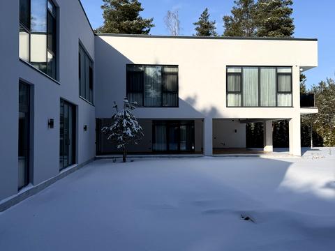 будинок за адресою Набережна вул.