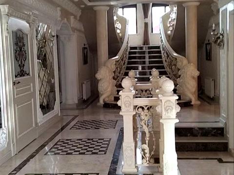 будинок за адресою с. Угринів, Калуське шосе, 2К