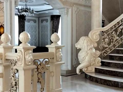 будинок за адресою с. Угринів, Калуське шосе, 2К