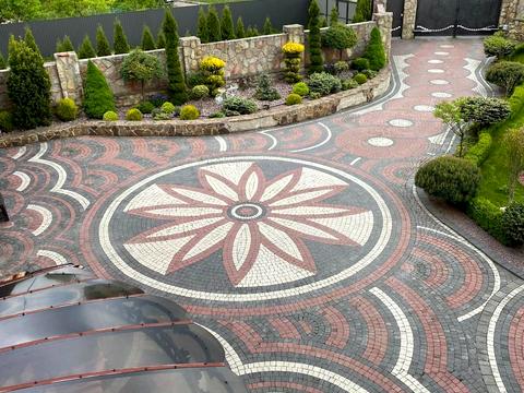 будинок за адресою с. Угринів, Калуське шосе, 2К