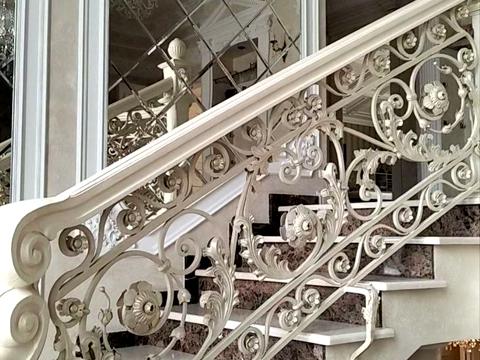 будинок за адресою с. Угринів, Калуське шосе, 2К