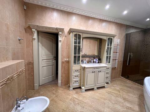 будинок за адресою с. Угринів, Калуське шосе, 2К