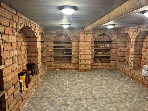 будинок за адресою с. Угринів, Калуське шосе, 2К