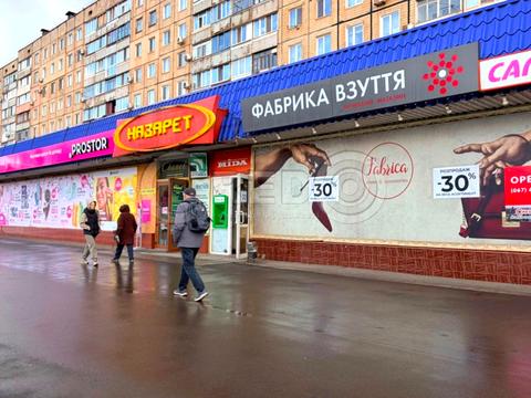 комерційна за адресою пр. Миру, 28