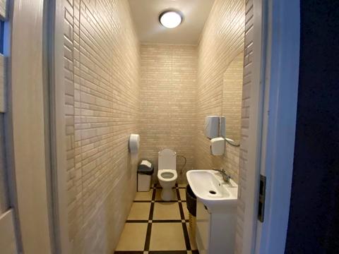 коммерческая по адресу Квітова, 21