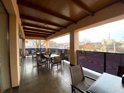 коммерческая по адресу Квітова, 21