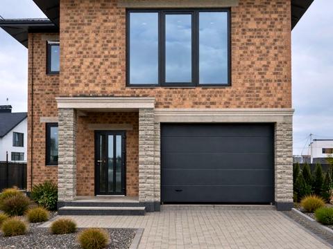 дом по адресу 22-го Января ул.