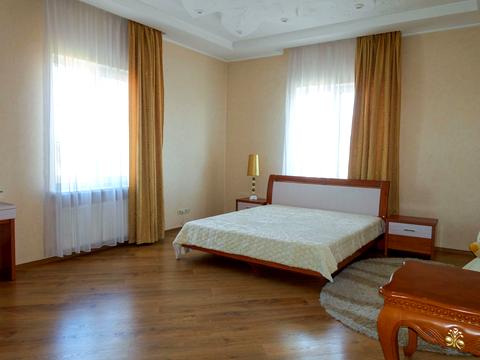 будинок за адресою Богатирська вул., 30б