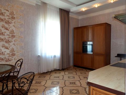 будинок за адресою Богатирська вул., 30б