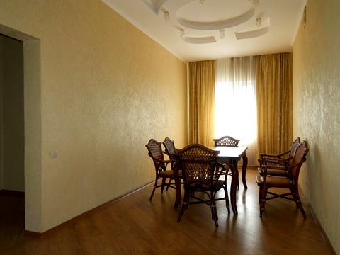 будинок за адресою Богатирська вул., 30б